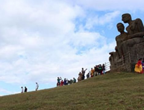 Kuravan and Kurathi Statue